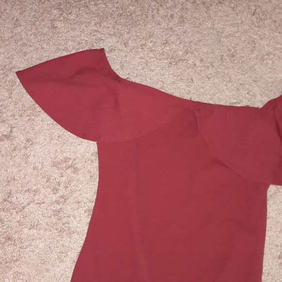 Off the Shoulder/Flounce Bodysuit - Picture 3 of 4